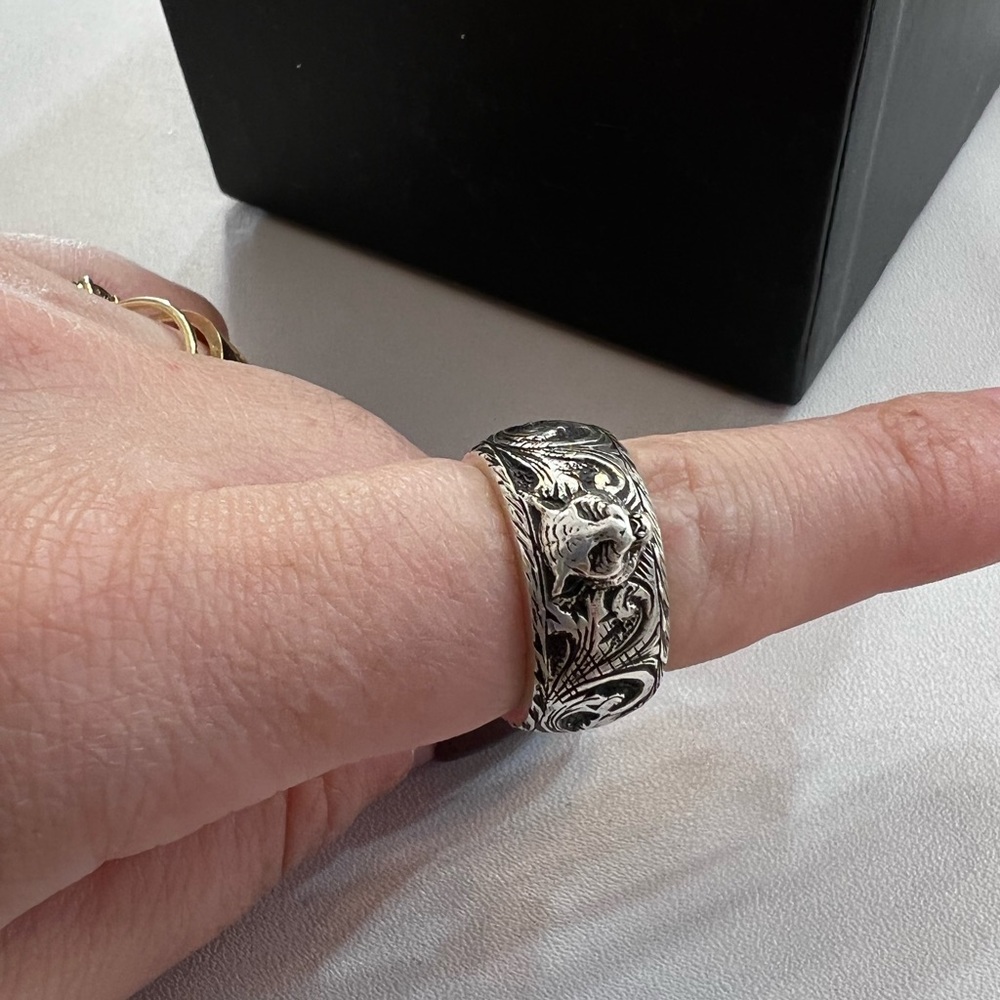 Gucci ring